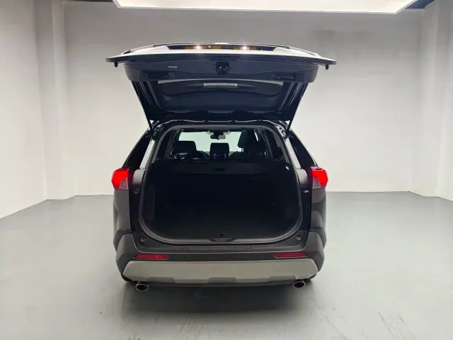 Toyota RAV4 — Фото автомобиля 5
