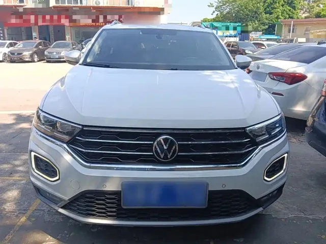 Volkswagen T-Roc — Фото автомобиля 2