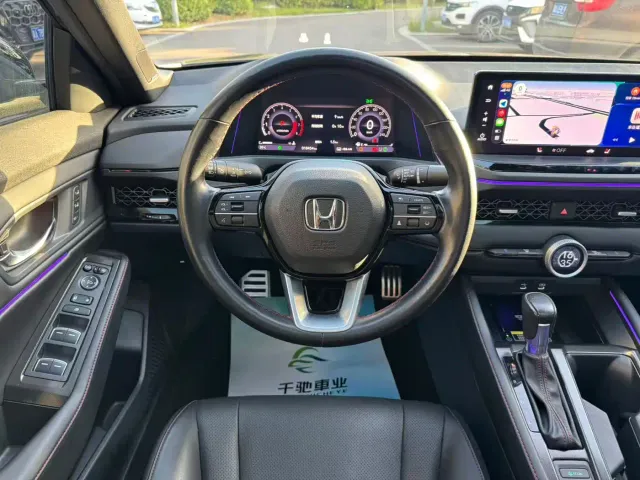 Honda Accord — Фото автомобиля 12