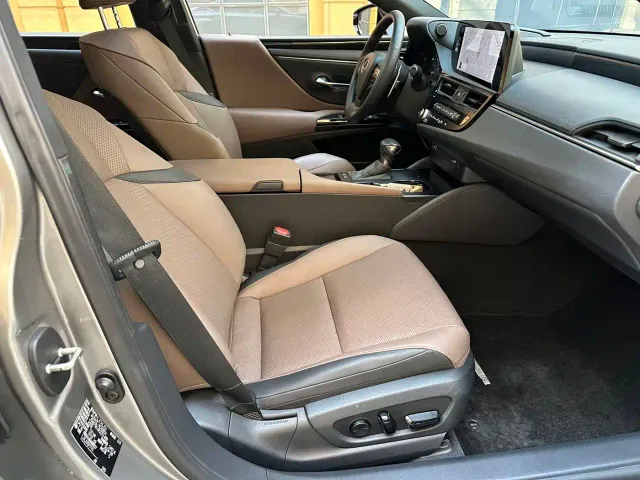 Lexus ES — Фото автомобиля 16