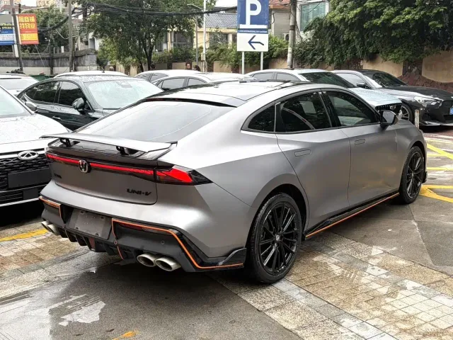 Changan UNI-V — Фото автомобиля 4