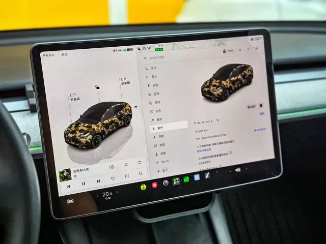 Tesla Model Y — Фото автомобиля 5