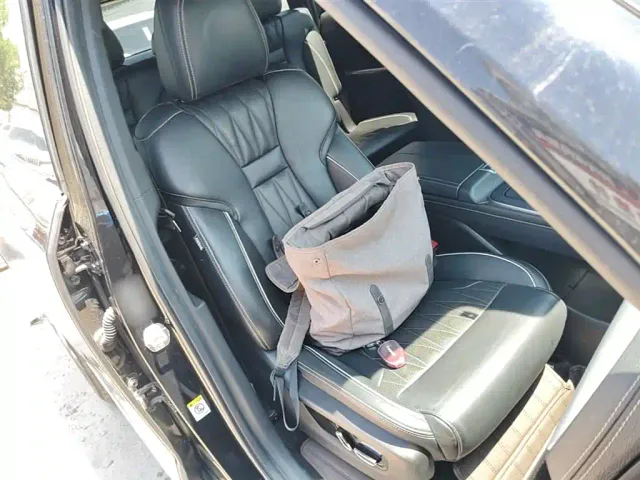 GAC Trumpchi GS8 — Фото автомобиля 24