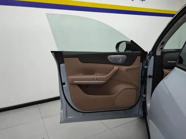 Leapmotor C11 — Фото автомобиля 7