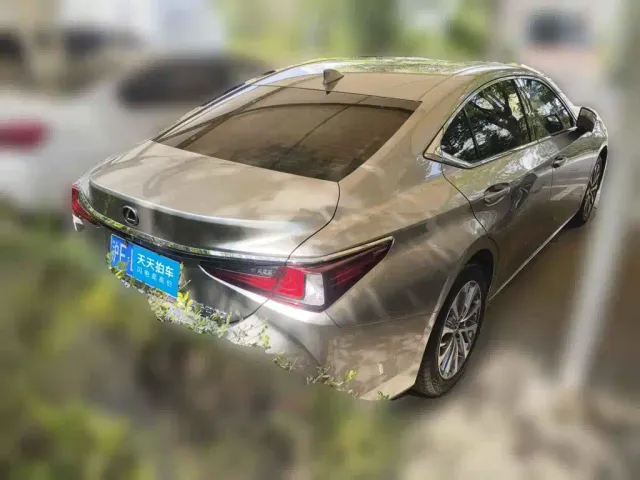 Lexus Lexus ES 2023 200 Excellence Edition — Фото автомобиля 2