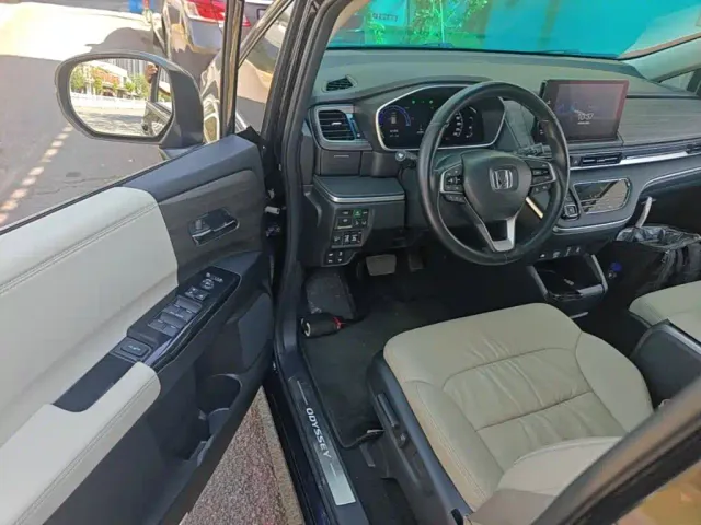 Honda Odyssey — Фото автомобиля 15