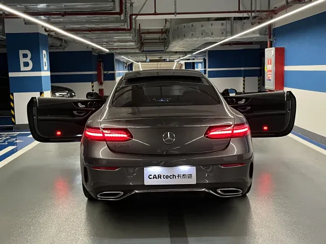 Mercedes-Benz E-Class — Фото автомобиля 28
