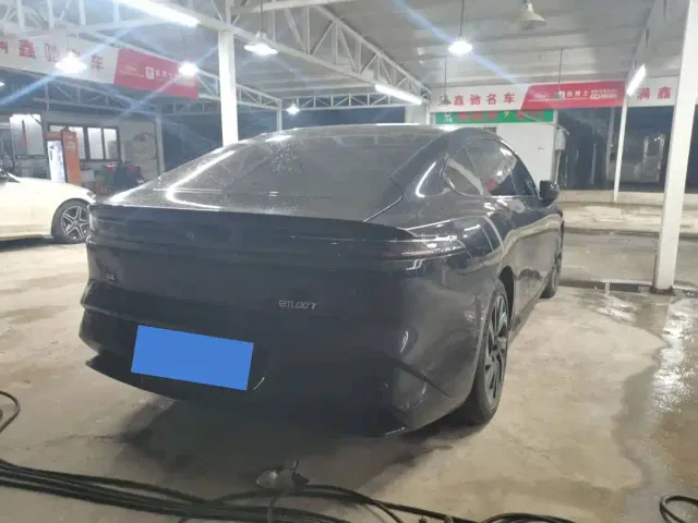 Dongfeng eπ 007 — Фото автомобиля 5