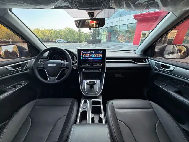 Haval M6 — Фото автомобиля 9