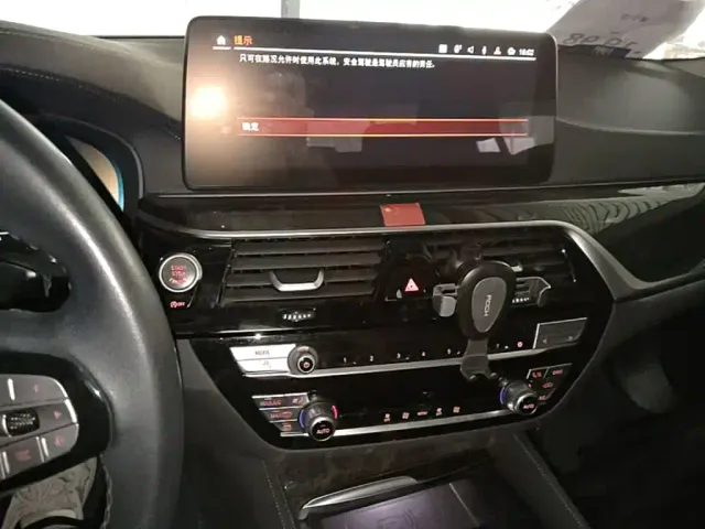 BMW 5 Series — Фото автомобиля 12
