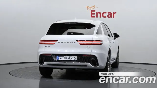 Genesis GV70 2.5T Бензин AWD — Фото автомобиля 4