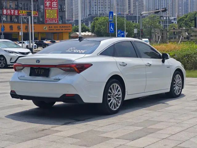 Toyota Avalon — Фото автомобиля 10
