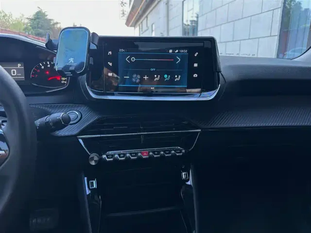 Peugeot 2008 — Фото автомобиля 11