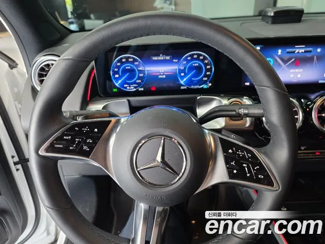 Mercedes-Benz EQB X243 — Фото автомобиля 14