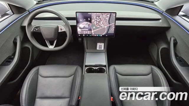 Tesla Model 3 — Фото автомобиля 10