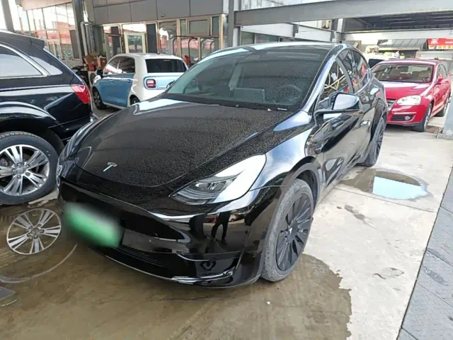 Фотография автомобиля — Tesla Model Y