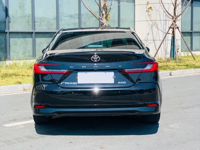 Toyota Camry — Фото автомобиля 7