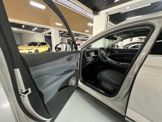 BYD Hai Shi 07 DM-i — Фото автомобиля 12