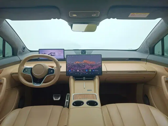 Zhijie Luxeed R7 2024 Pure Electric 667km Max — Фото автомобиля 4