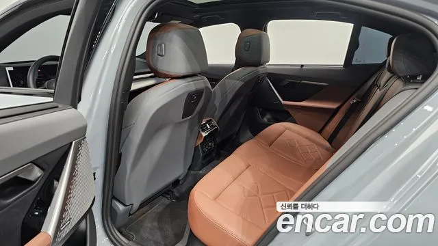 BMW 5-Series 5 серия (G60) 530i xDrive M Sport — Фото автомобиля 10