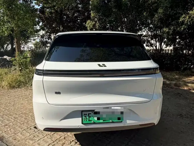 Li Auto L6 — Фото автомобиля 3