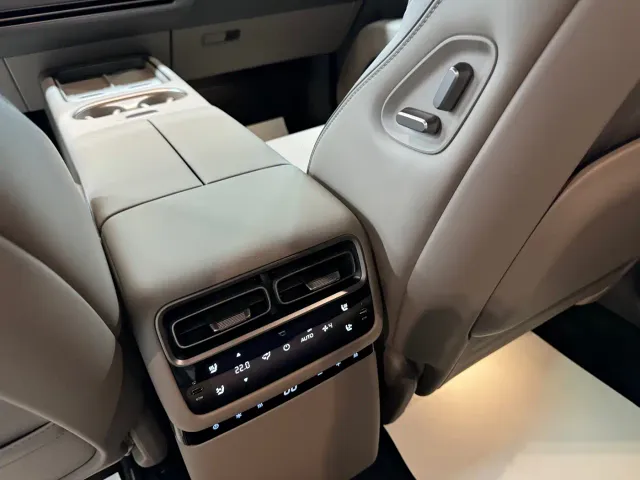 Li Auto i6 — Фото автомобиля 7