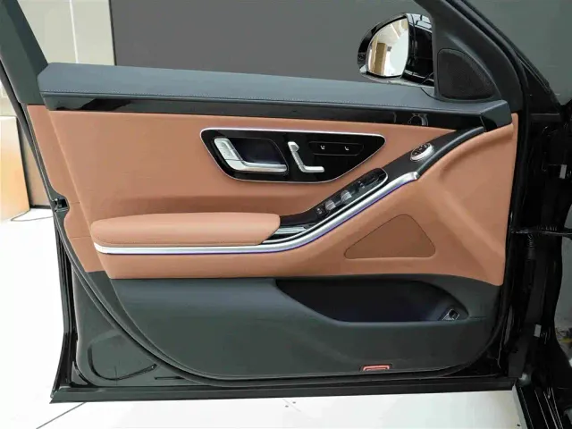 Mercedes-Benz S-Class — Фото автомобиля 14
