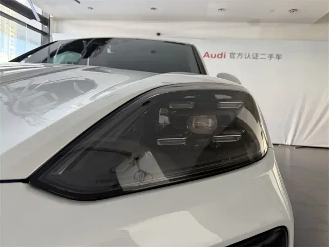 Porsche Cayenne New Energy 2024 Cayenne E-Hybrid 2.0T — Фото автомобиля 11