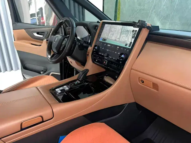 Toyota Vellfire — Фото автомобиля 13