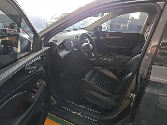 Roewe RX5 — Фото автомобиля 19