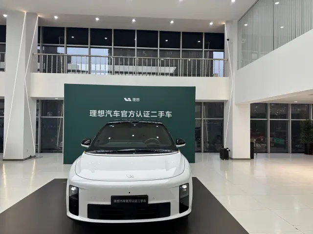 Li Auto i6 — Фото автомобиля 2