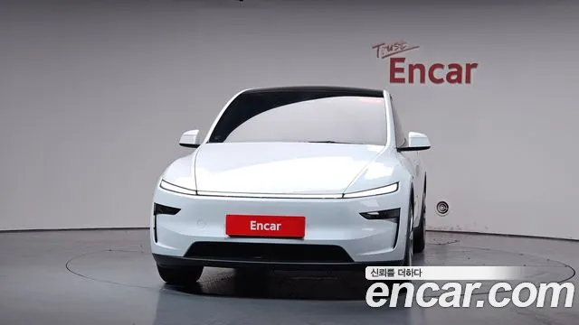 Tesla Model Y — Фото автомобиля 2