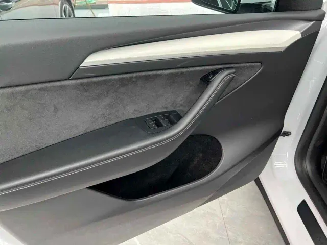Tesla Model Y — Фото автомобиля 2