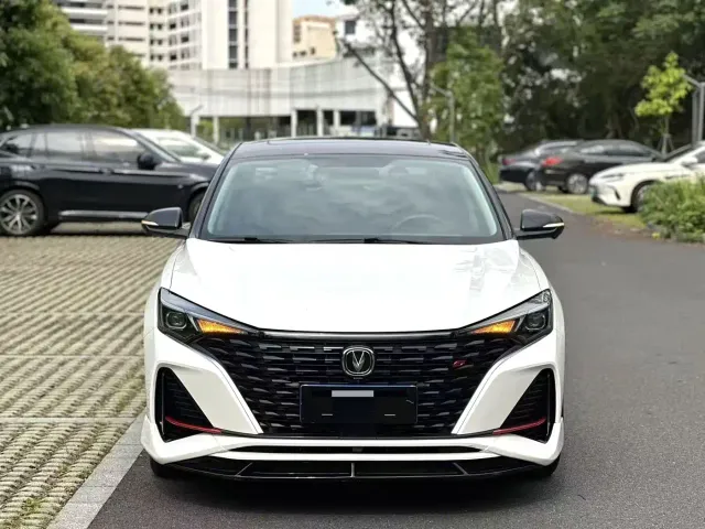 Changan Eado — Фото автомобиля 2