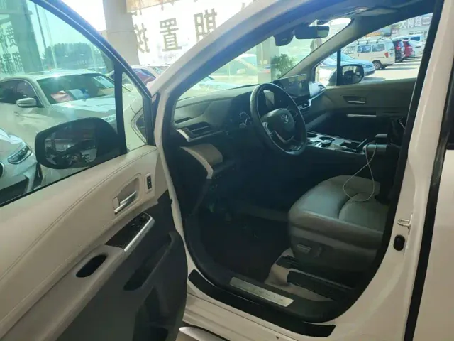 Toyota Granvia — Фото автомобиля 15