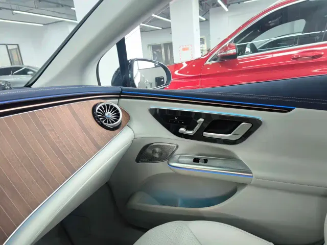 Mercedes-Benz EQE — Фото автомобиля 14