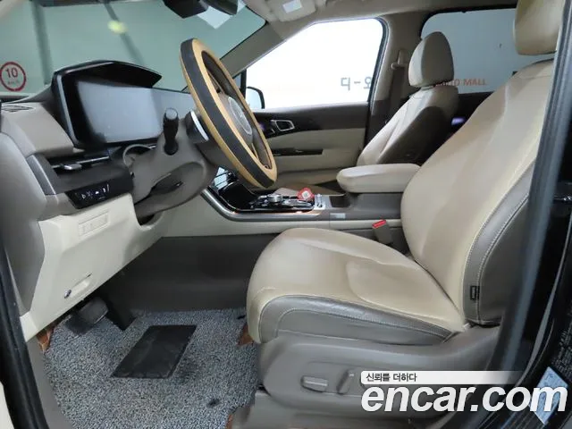 Kia Carnival Generation 4 — Фото автомобиля 6