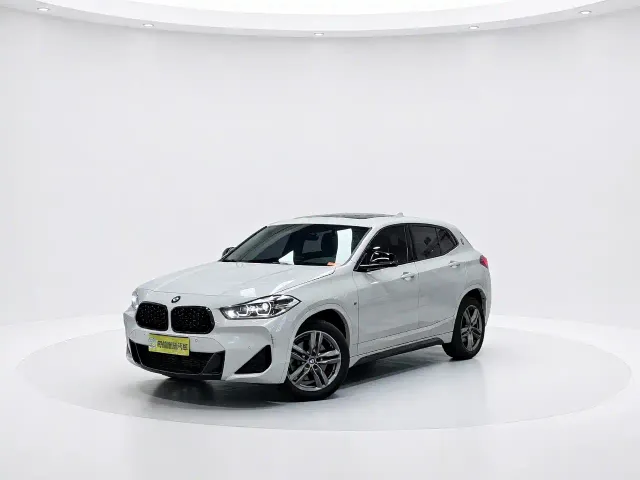 Фотография автомобиля — BMW X2
