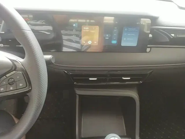 Roewe i5 — Фото автомобиля 12