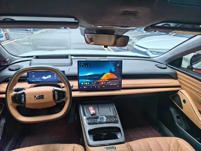 Geely Galaxy Xingyao 8 — Фото автомобиля 8