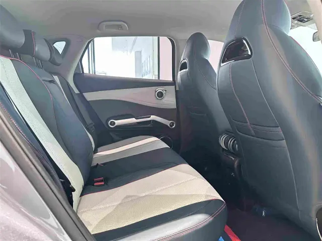 BYD Yuan PLUS — Фото автомобиля 23