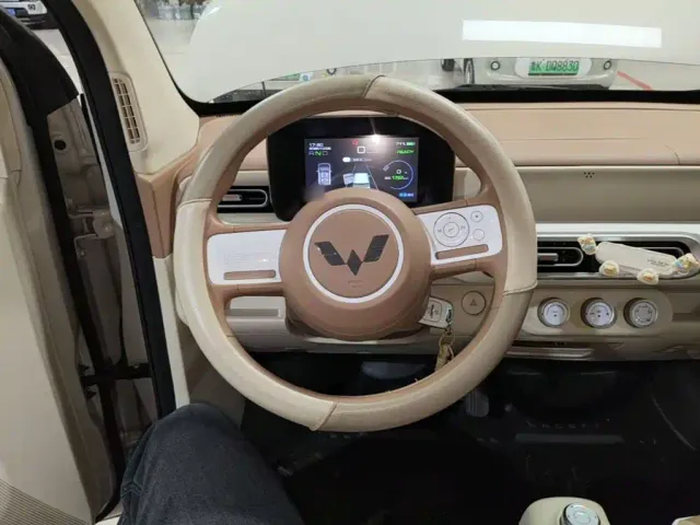 Wuling Hongguang Mini EV — Фото автомобиля 10