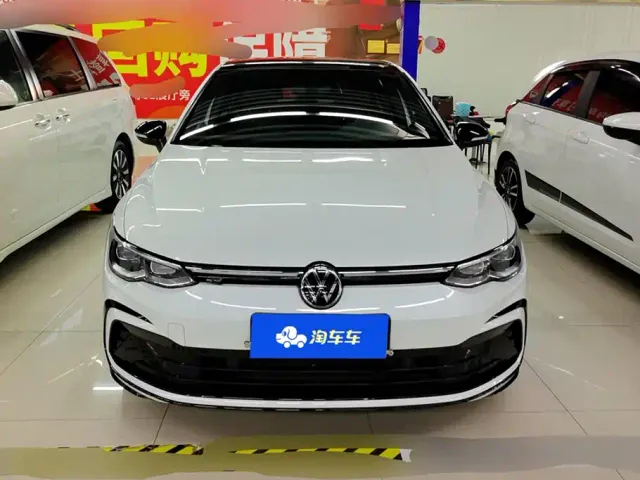 Volkswagen Golf — Фото автомобиля 2