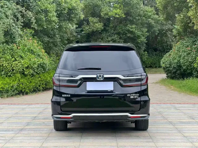 Honda Elysion — Фото автомобиля 9