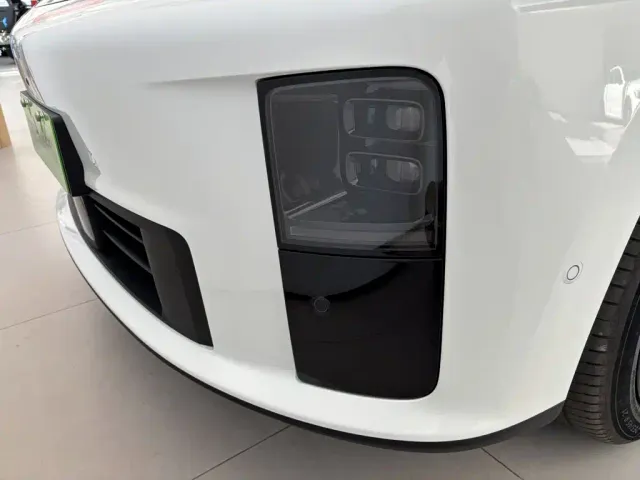 Li Auto i6 — Фото автомобиля 9