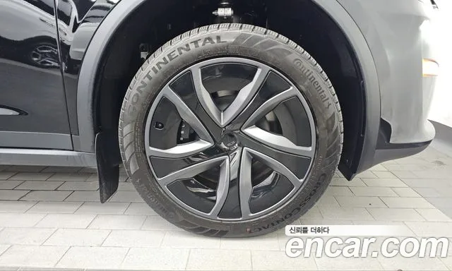 Tesla Model X — Фото автомобиля 6