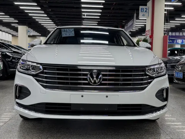 Volkswagen Lavida — Фото автомобиля 2