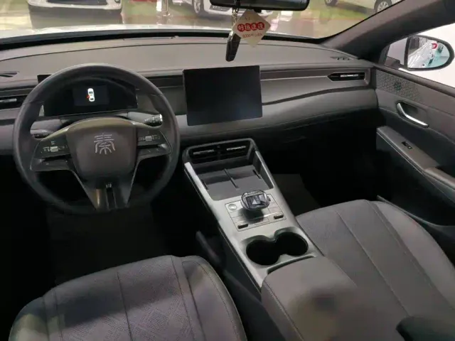 BYD Qin PLUS — Фото автомобиля 12