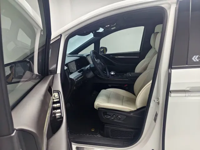 GAC Trumpchi M8 — Фото автомобиля 7