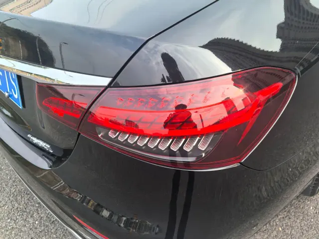 Mercedes-Benz E-Class — Фото автомобиля 21